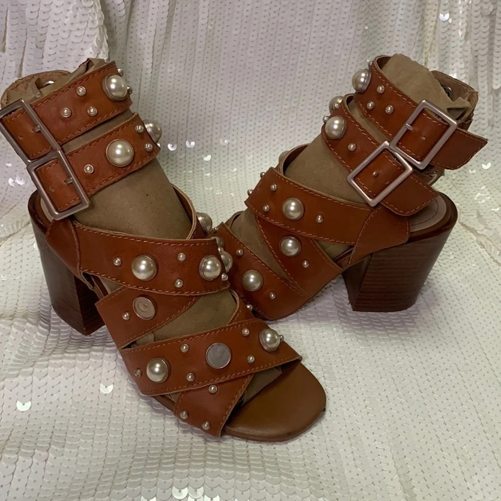 "Kdb Block Heel Sandals With Pearl Embellishments… - image 3